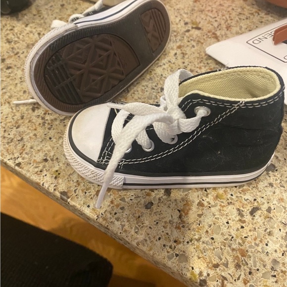 Toddler chucks - Picture 3 of 3